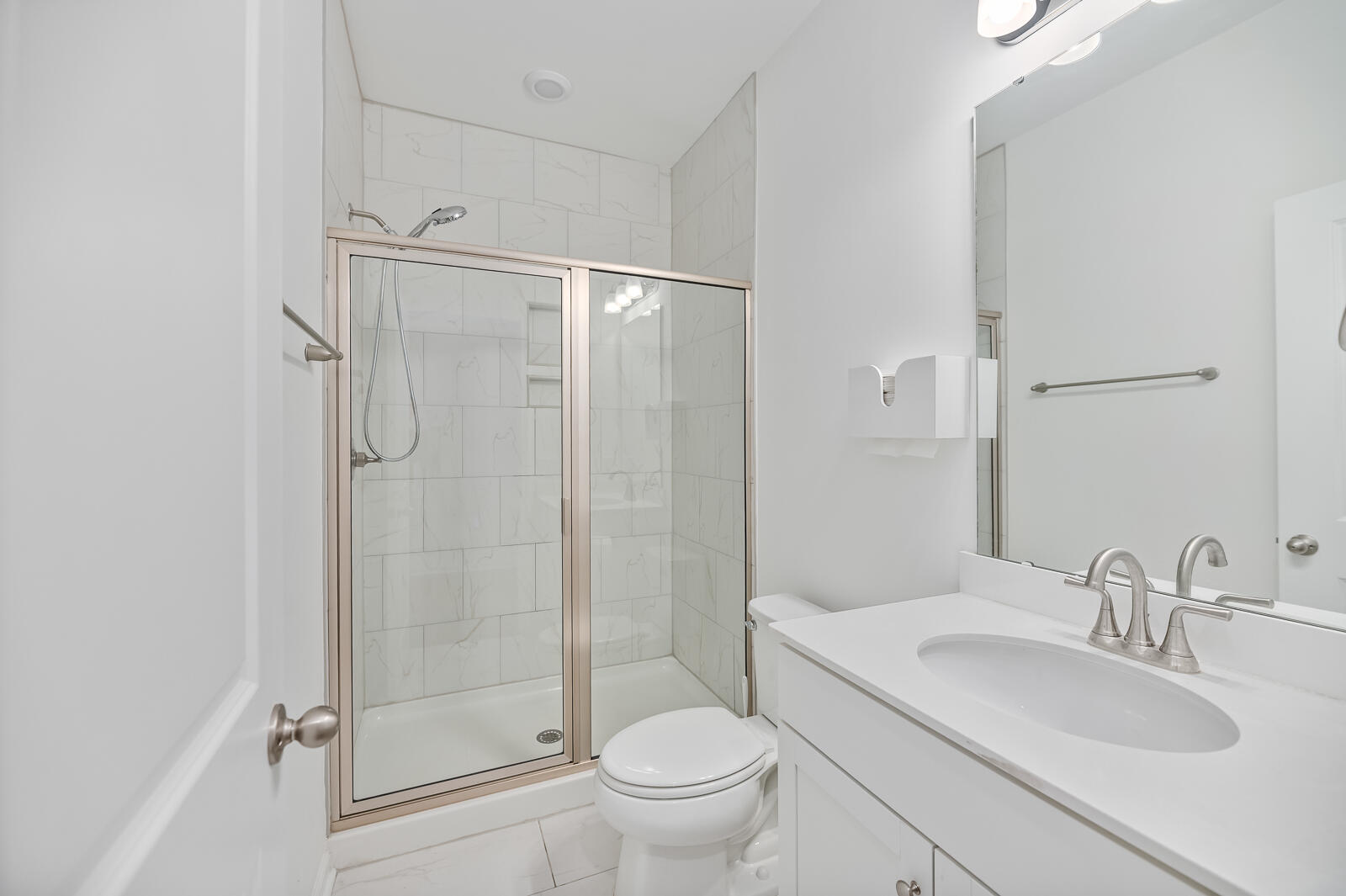 861 Recess Pointe Drive Moncks Corner, SC 29461 - Photo 3 of 25 861 Recess Pointe Drive 4 of 32