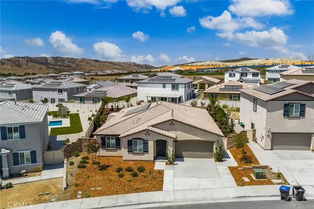 a view of a white building with sky view