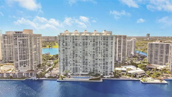 $1,750,000 | 20201 East Country Club Drive, Unit 1903, Aventura, FL 33180