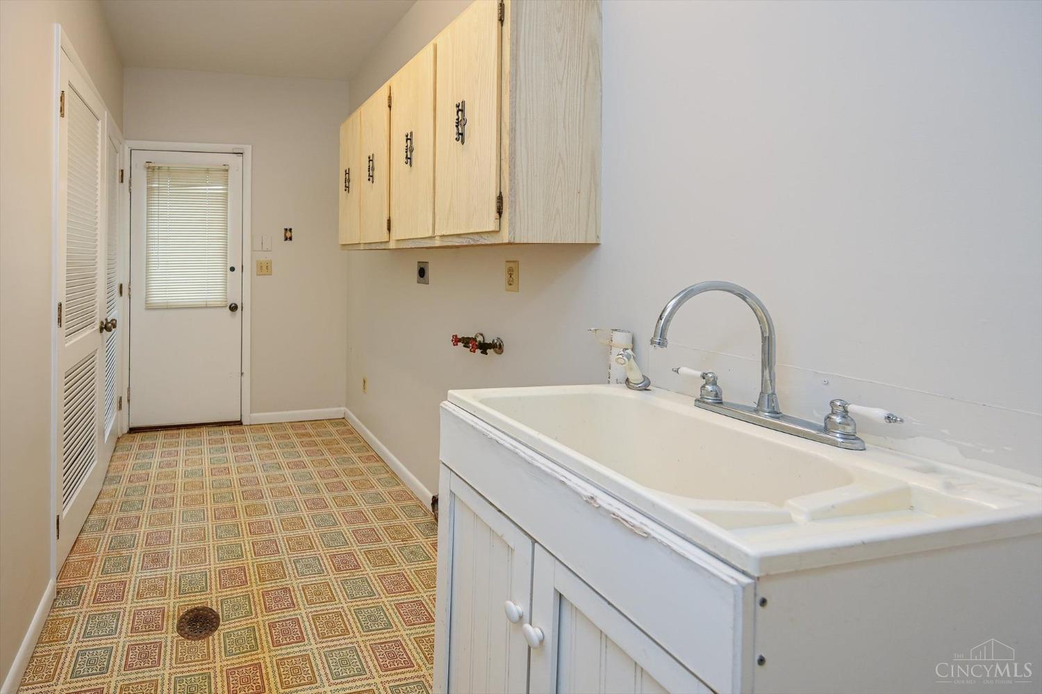 8290 Fields Ertel Road Mason, OH 45040 - Photo 13 of 36