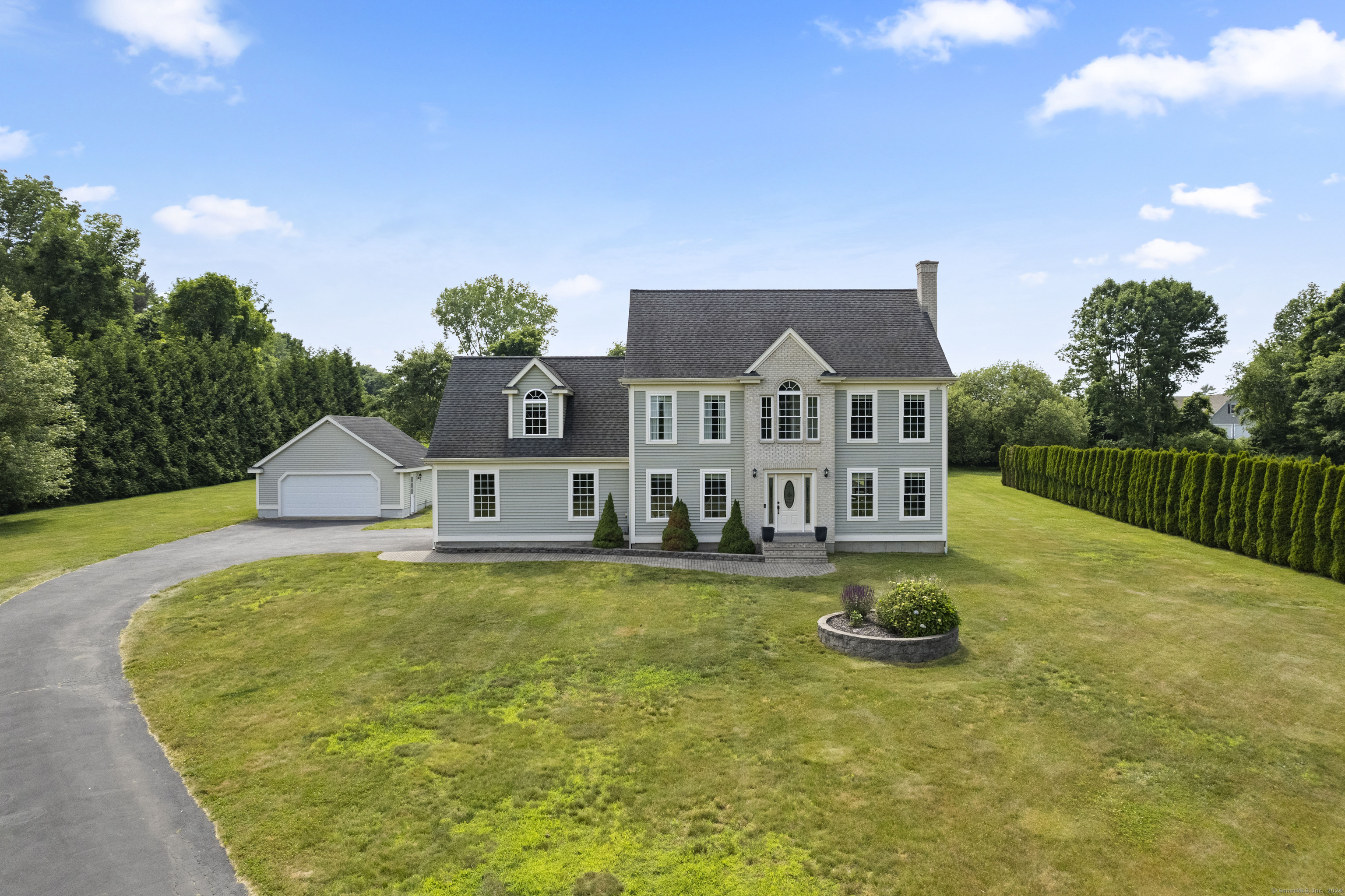 Welcome to 5 Radler Road!!