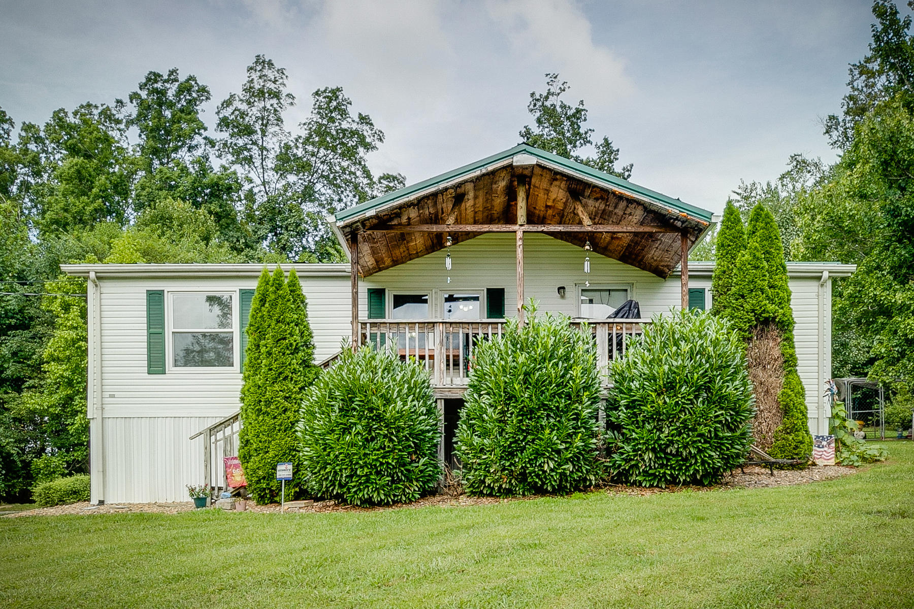 282 Roscoe Fitz Road Gray, TN 37615 - Photo 2 of 32 A2229240-8B0B-4DC4-B56A-D8F7767FC915