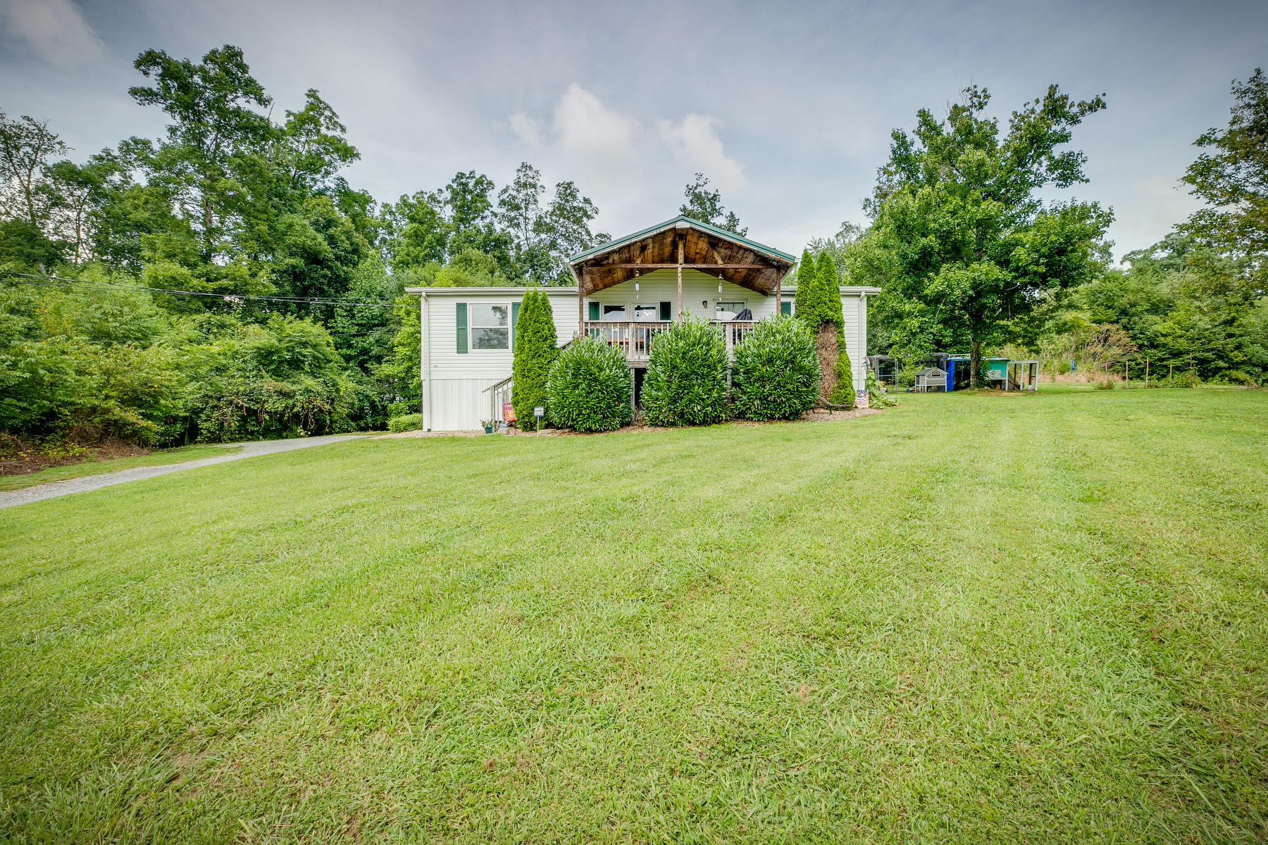 282 Roscoe Fitz Road Gray, TN 37615 - Photo 3 of 32 240EF094-0101-4F2F-83DE-C8A26F2EB052