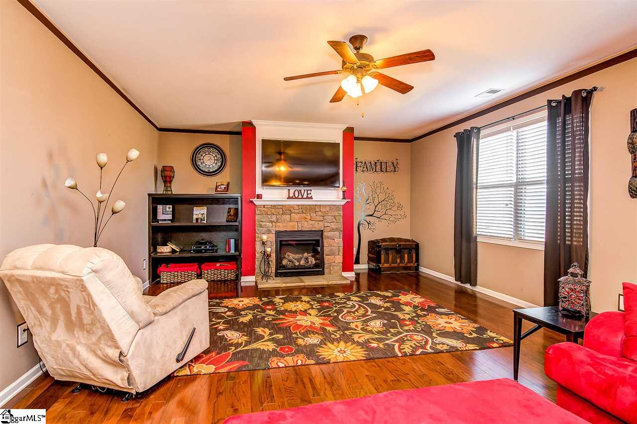 422 Timber Ridge Lane Duncan, SC 29334 - Photo 4 of 36 Gallery Image 4