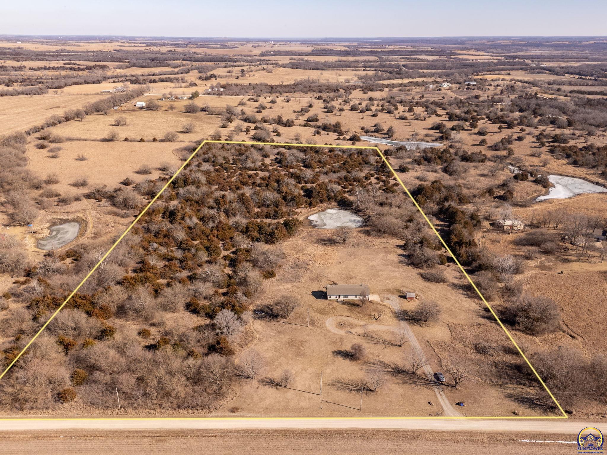 8240 Southeast Green Road Berryton, KS 66409 - Photo 3 of 32