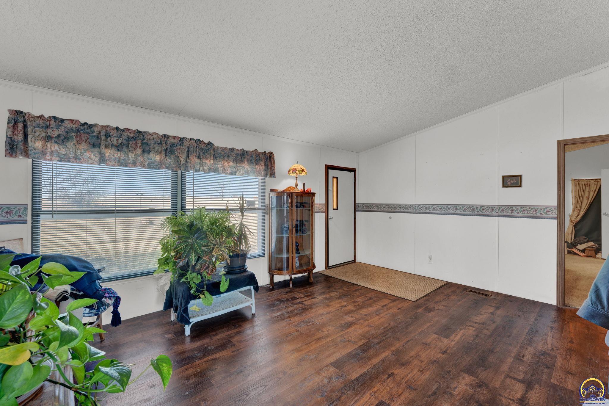 8240 Southeast Green Road Berryton, KS 66409 - Photo 6 of 32