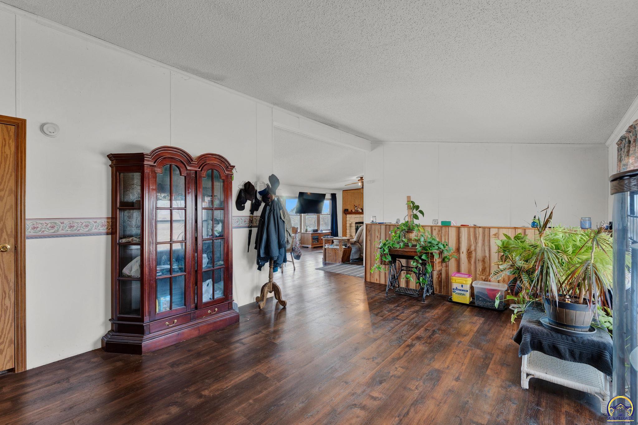 8240 Southeast Green Road Berryton, KS 66409 - Photo 7 of 32