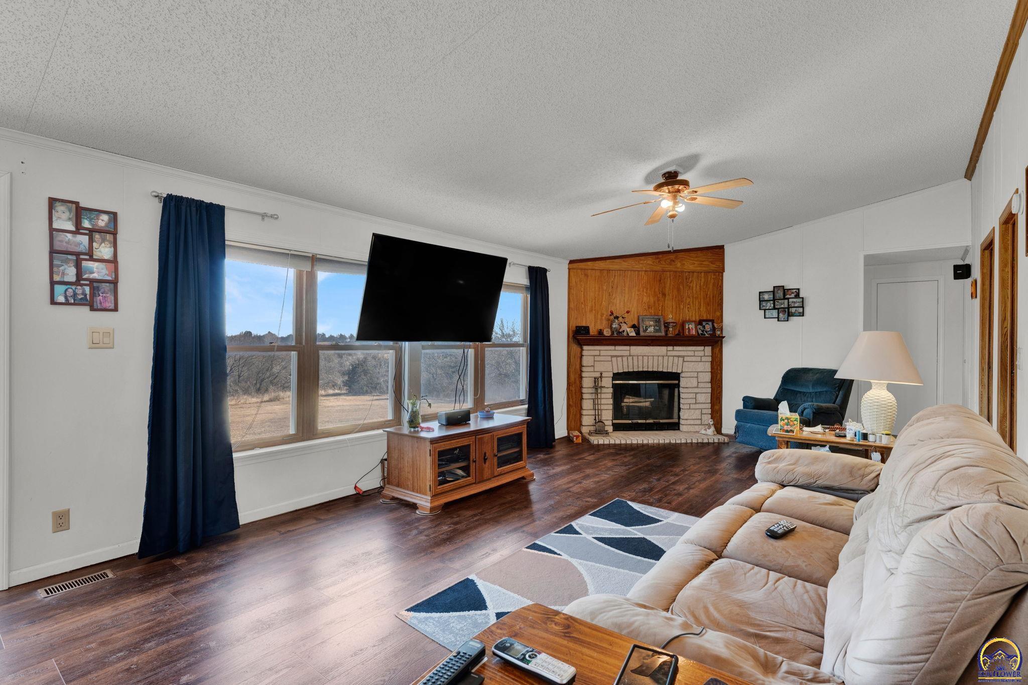 8240 Southeast Green Road Berryton, KS 66409 - Photo 9 of 32