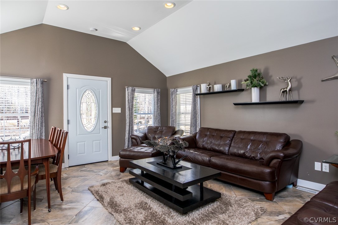 3402 Walkers Ferry Road Midlothian, VA 23112 - Photo 19 of 44 a living room with furniture