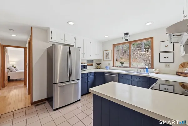 $429,900 | 15 Mohawk Drive, Canton, CT 06019