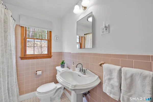 $429,900 | 15 Mohawk Drive, Canton, CT 06019