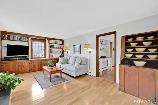 $429,900 | 15 Mohawk Drive, Canton, CT 06019