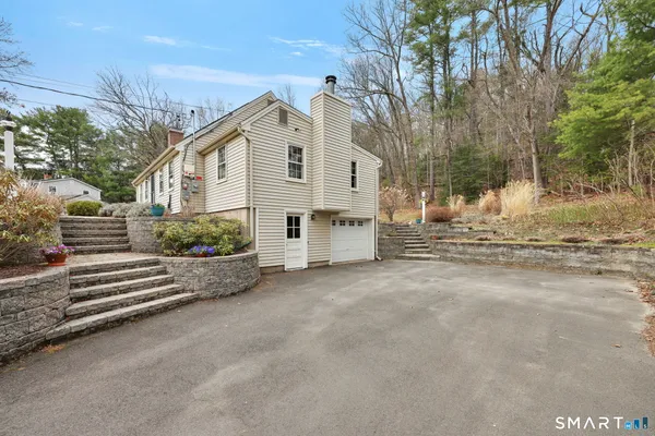 $429,900 | 15 Mohawk Drive, Canton, CT 06019