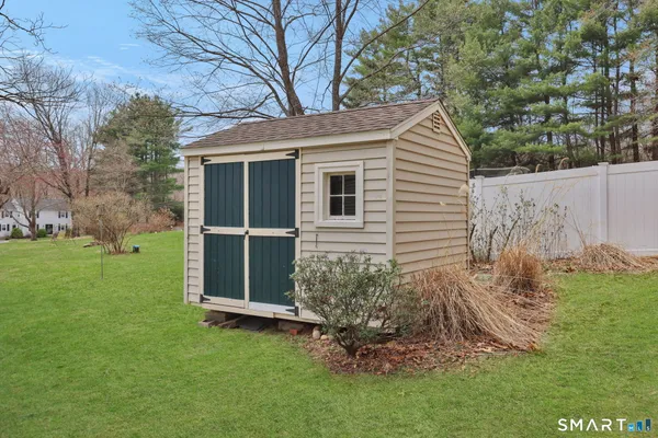 $429,900 | 15 Mohawk Drive, Canton, CT 06019