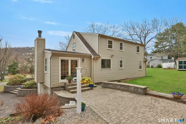 $429,900 | 15 Mohawk Drive, Canton, CT 06019