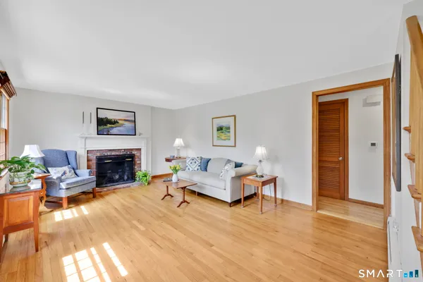 $429,900 | 15 Mohawk Drive, Canton, CT 06019