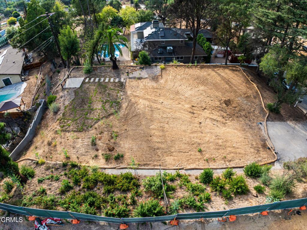 446 Devonwood Road Altadena, CA 91001 - Photo 4 of 13 front view of a house with a yard