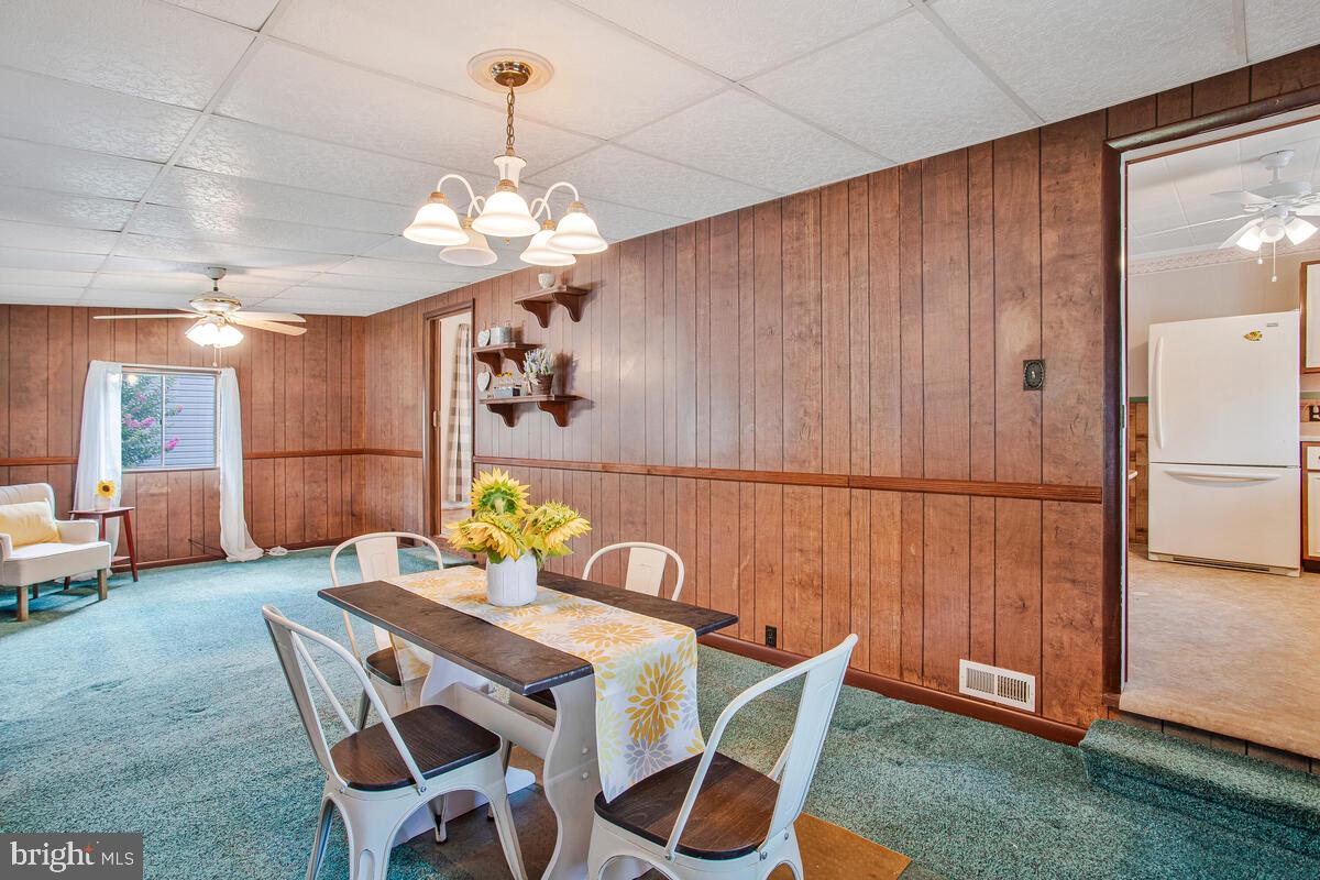 17 Mansion Road Linthicum Heights, MD 21090 - Photo 15 of 42 Family Room