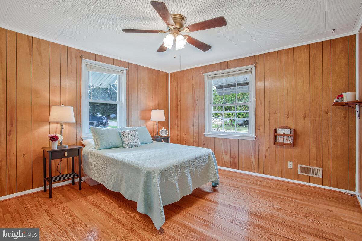 17 Mansion Road Linthicum Heights, MD 21090 - Photo 21 of 42 Main Level Primary Bedroom-room for a king bed