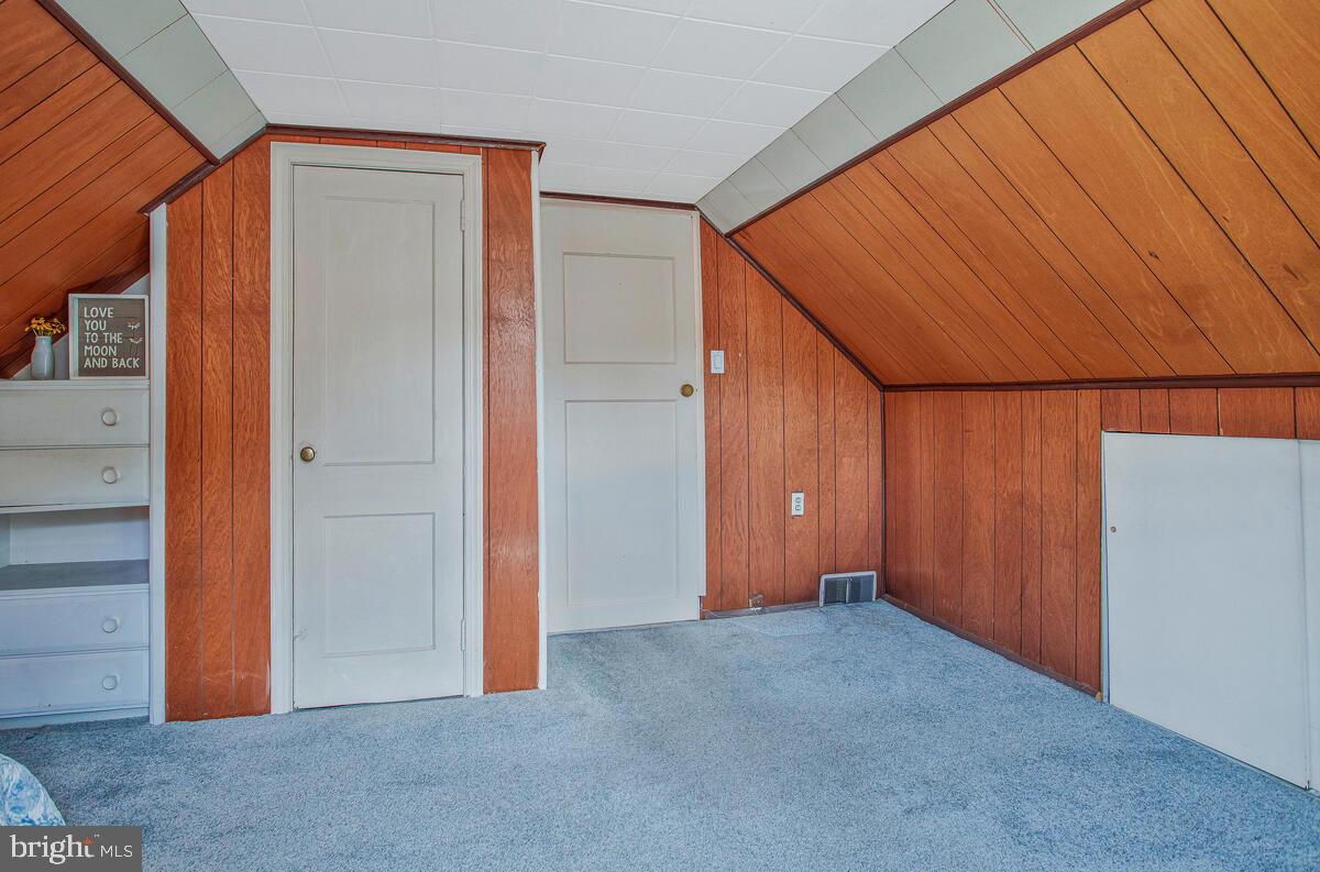 17 Mansion Road Linthicum Heights, MD 21090 - Photo 28 of 42 Upper Level 3rd Bedroom-with built in dresser