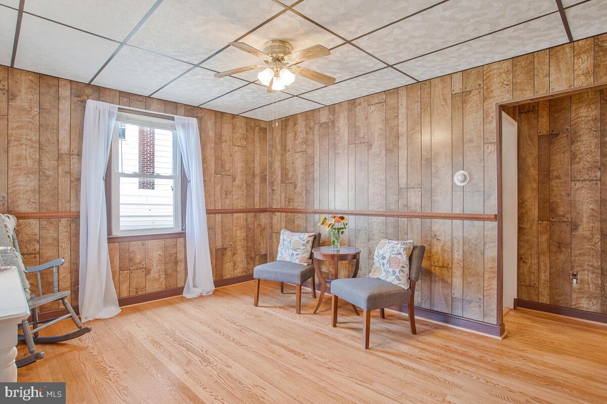 17 Mansion Road Linthicum Heights, MD 21090 - Photo 10 of 42 Living Room