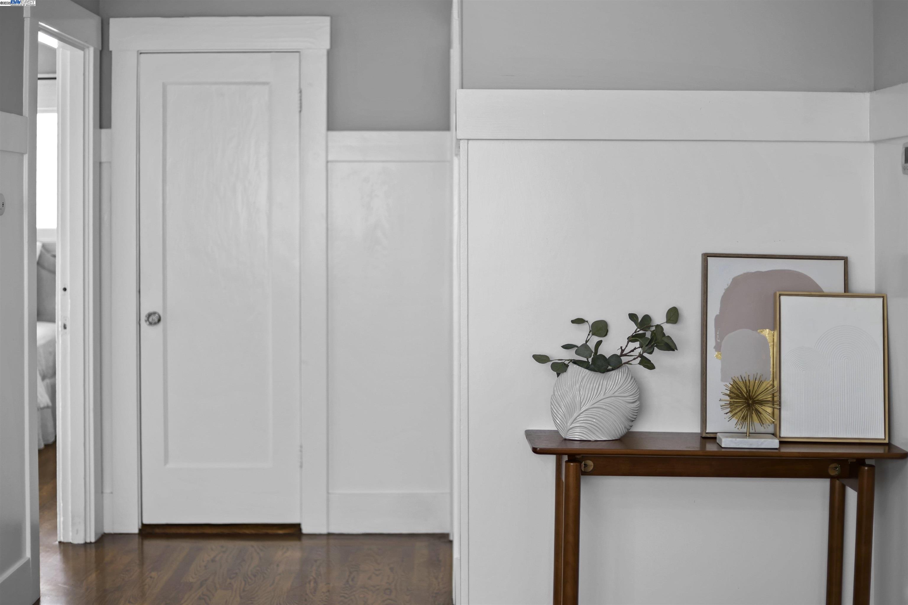 1361 Oakland Avenue Piedmont, CA 94611 - Photo 9 of 27 a view of room with a table and chairs