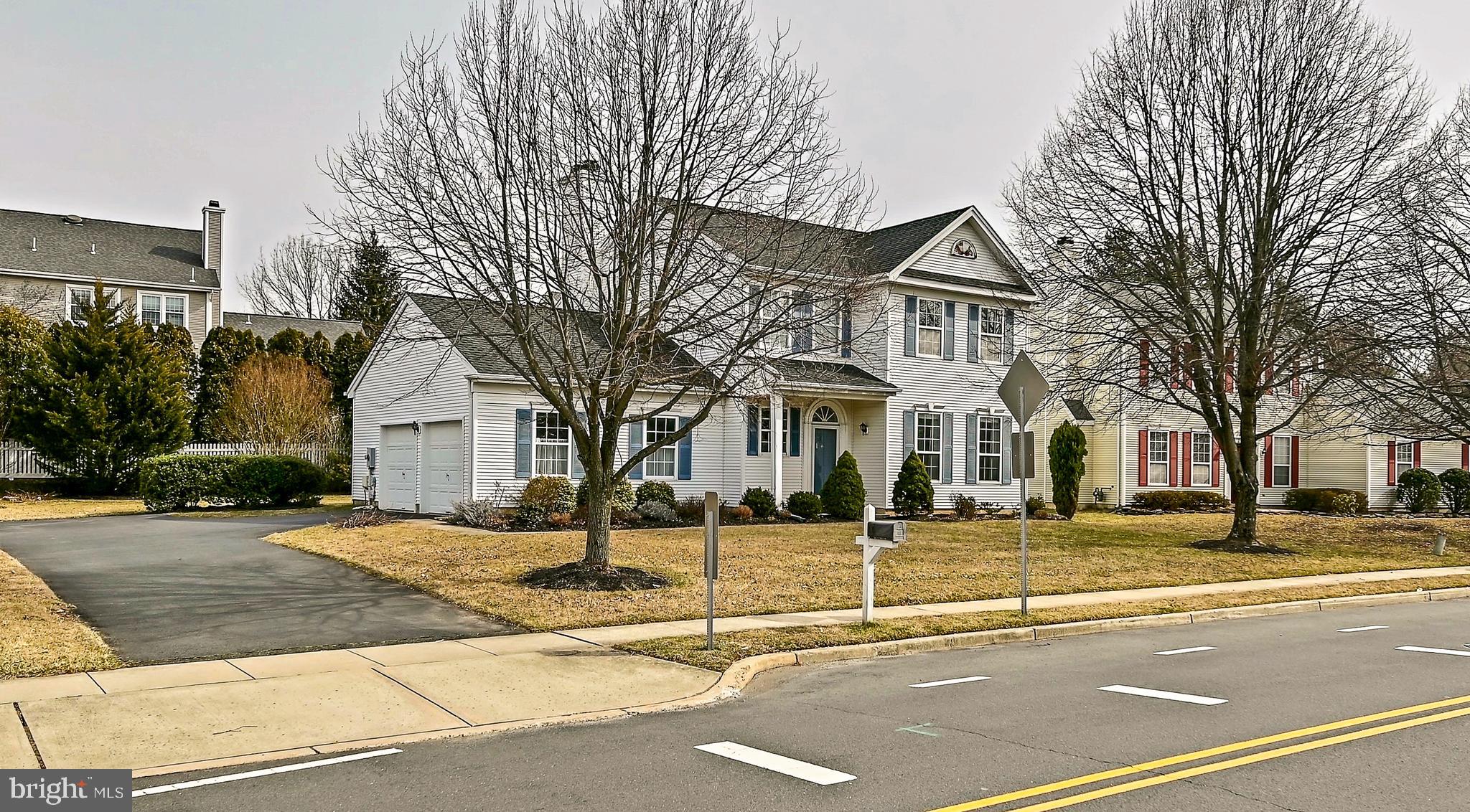 412 Denow Road Pennington, NJ 08534 - Photo 2 of 31