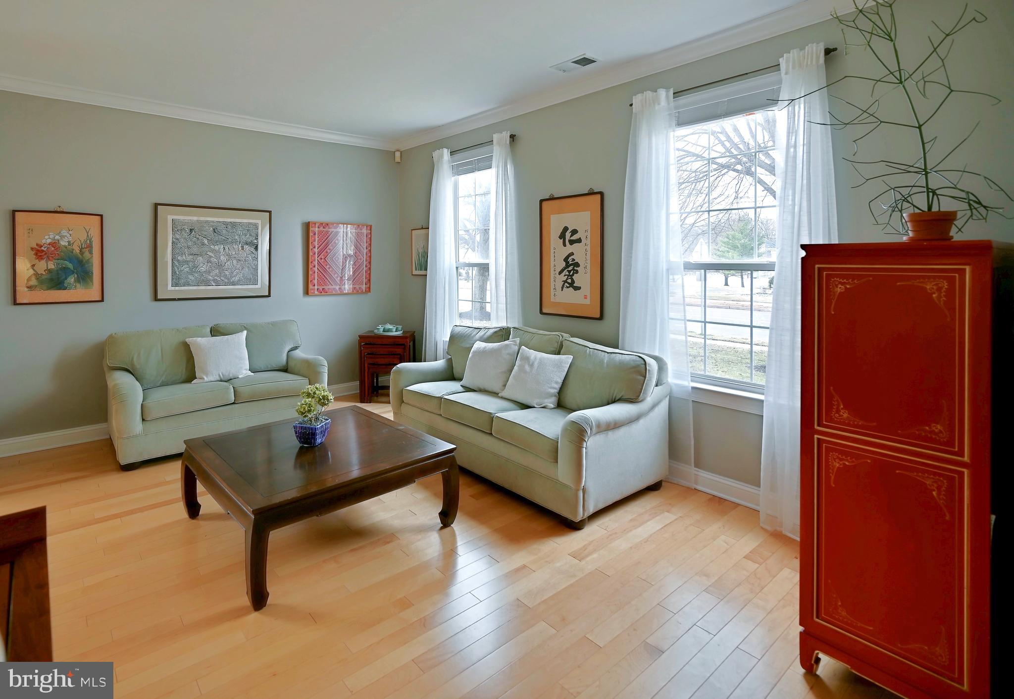 412 Denow Road Pennington, NJ 08534 - Photo 5 of 31