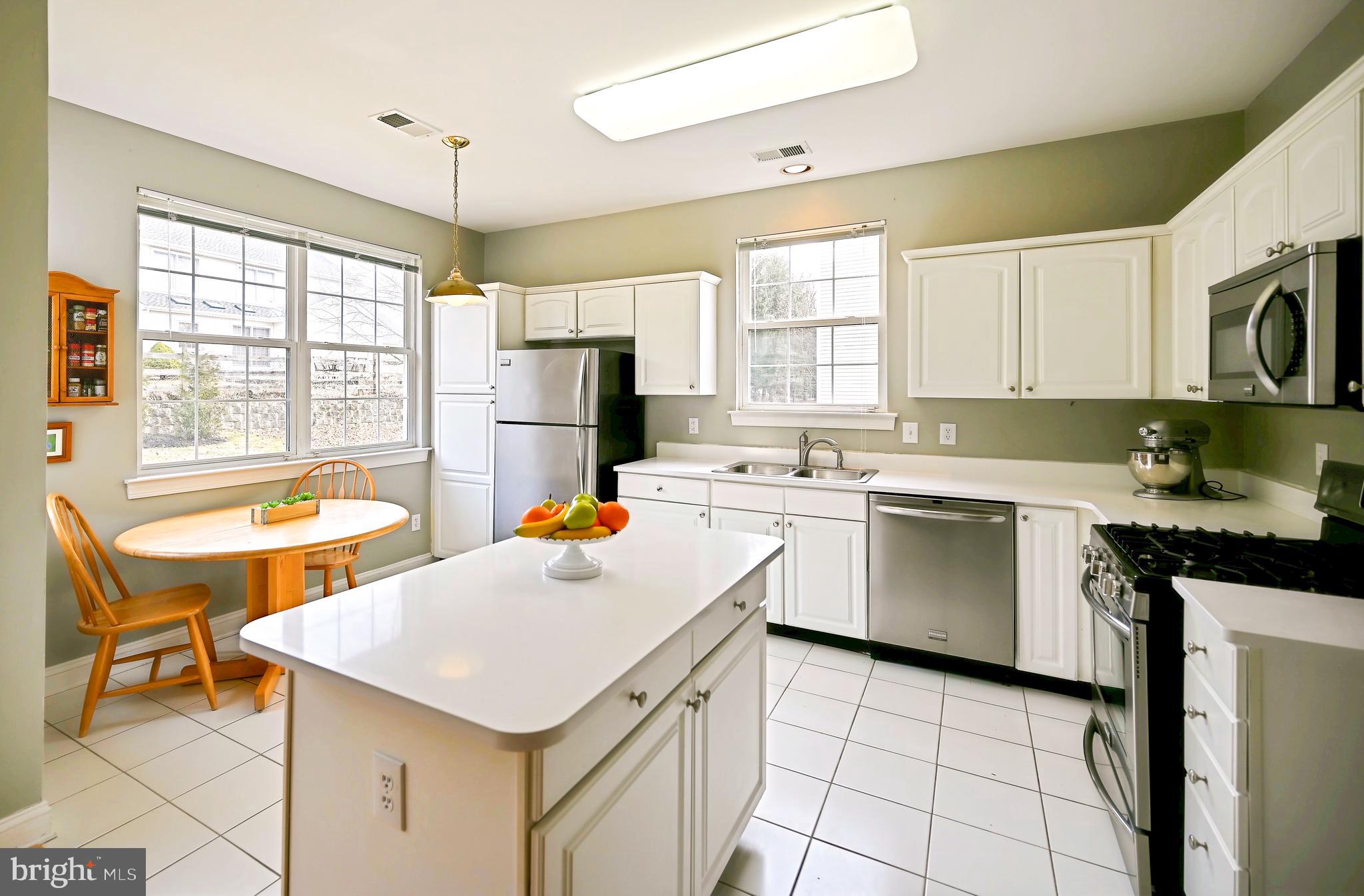 412 Denow Road Pennington, NJ 08534 - Photo 8 of 31