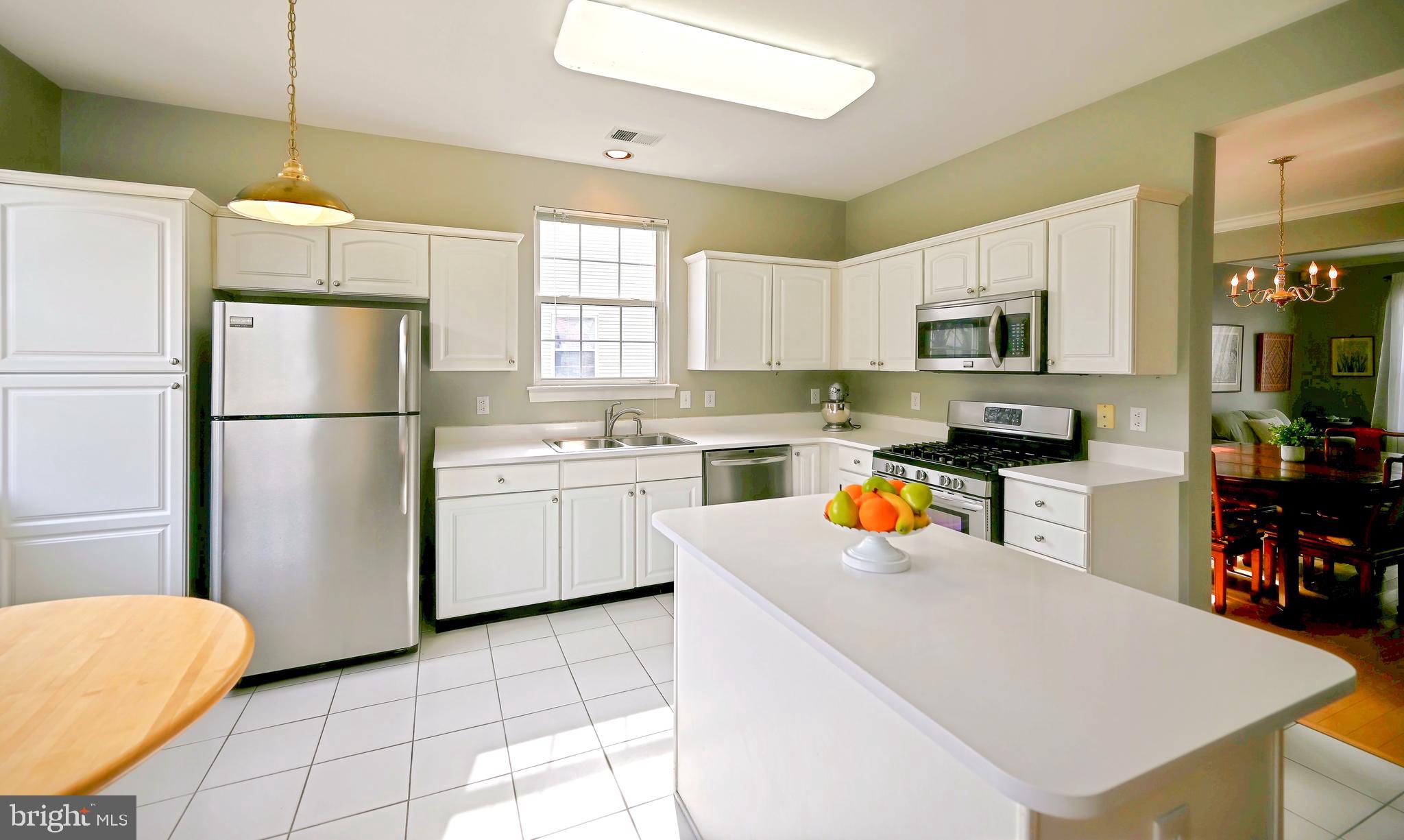 412 Denow Road Pennington, NJ 08534 - Photo 9 of 31