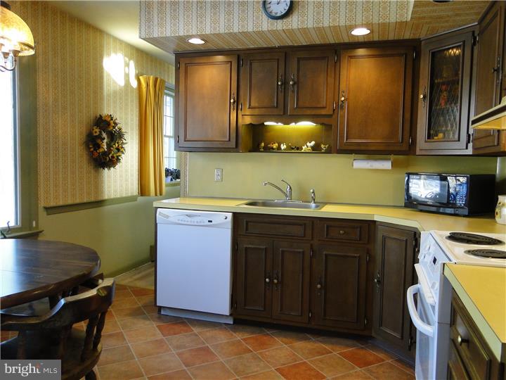 2335 Spinnerstown Road Quakertown, PA 18951 - Photo 5 of 22 Gallery Image 5