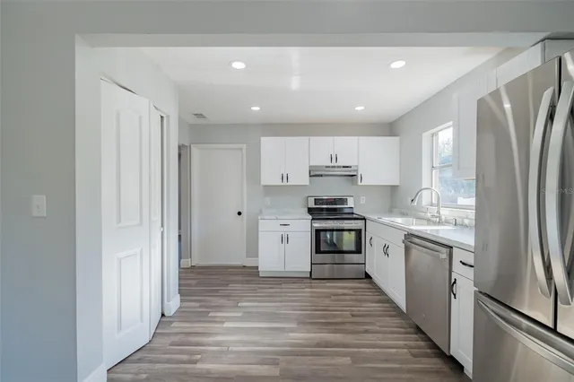 $340,000 | 2401 Devonwoode Place, Seffner, FL 33584