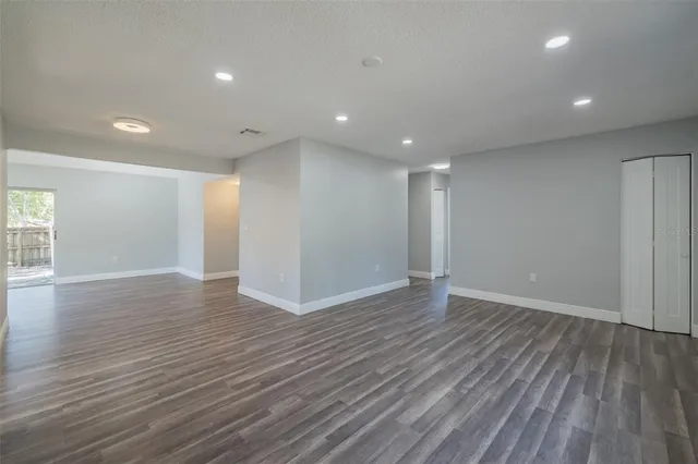 $340,000 | 2401 Devonwoode Place, Seffner, FL 33584