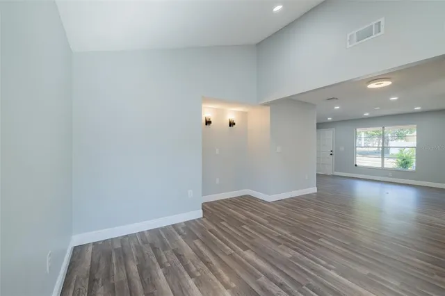 $340,000 | 2401 Devonwoode Place, Seffner, FL 33584