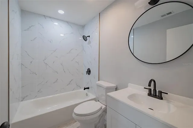 $340,000 | 2401 Devonwoode Place, Seffner, FL 33584