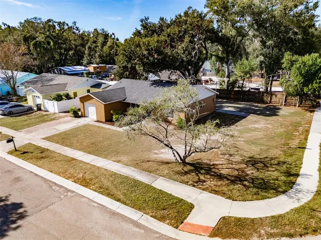 $340,000 | 2401 Devonwoode Place, Seffner, FL 33584