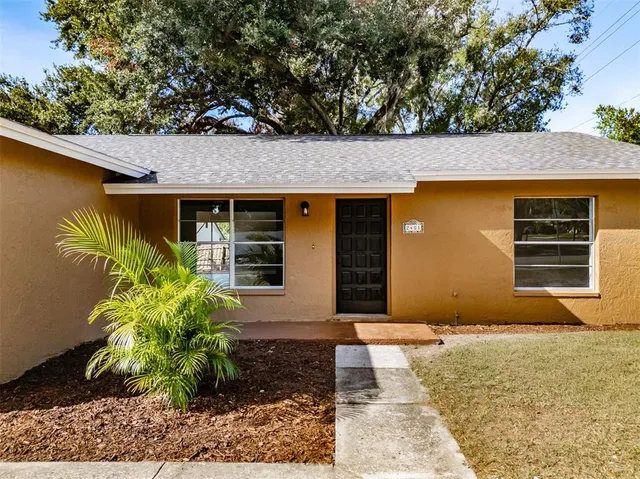 $340,000 | 2401 Devonwoode Place, Seffner, FL 33584