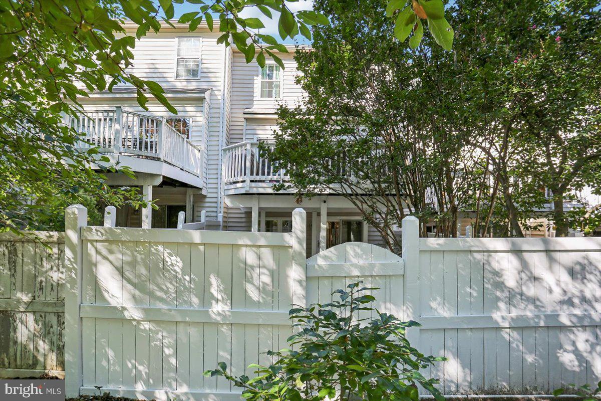 12029 Edgemere Circle Reston, VA 20190 - Photo 31 of 54 Gallery Image 31