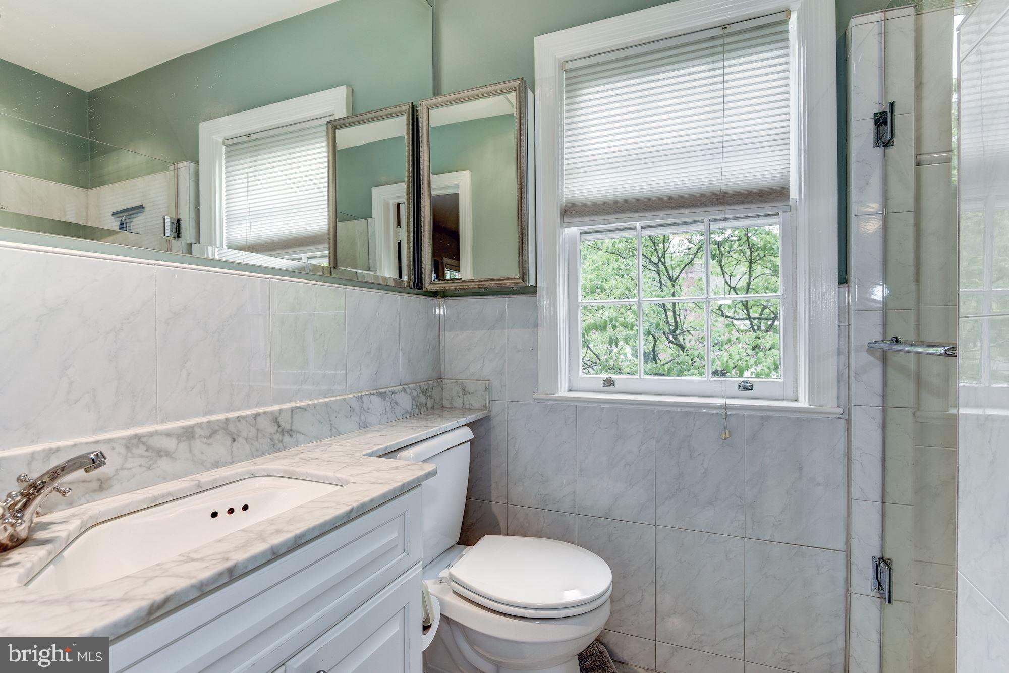 1675 Primrose Road Northwest Washington, DC 20012 - Photo 15 of 26 Bath