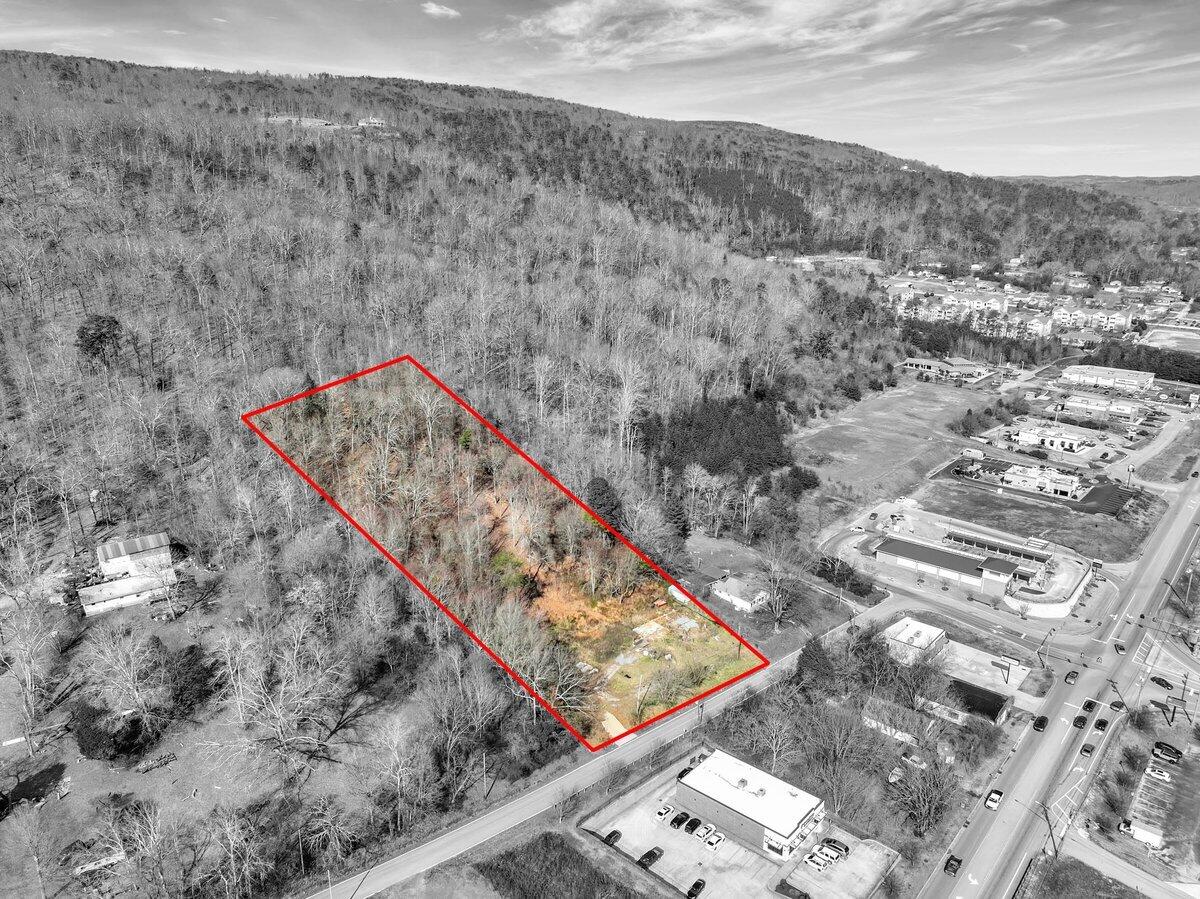 9327 Springfield Road Soddy Daisy, TN 37379 - Photo 5 of 12 Pinnacle Tour -9327 Springfield - 07-Edi