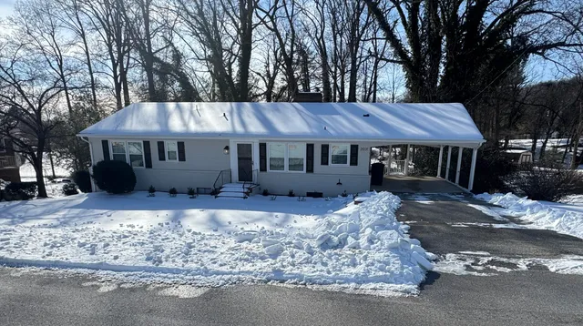 $399,000 | 2031 Bridle Lane, Roanoke, VA 24018