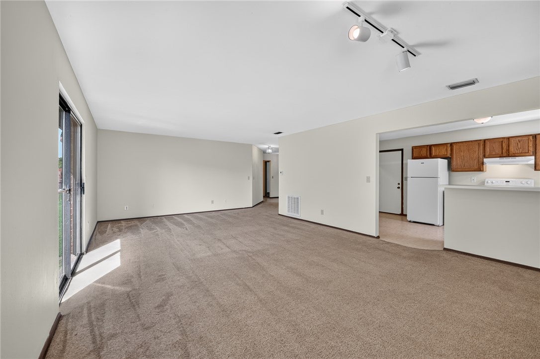 6522 Shull Road Dayton, OH 45424 - Photo 10 of 31 Gallery Image 10