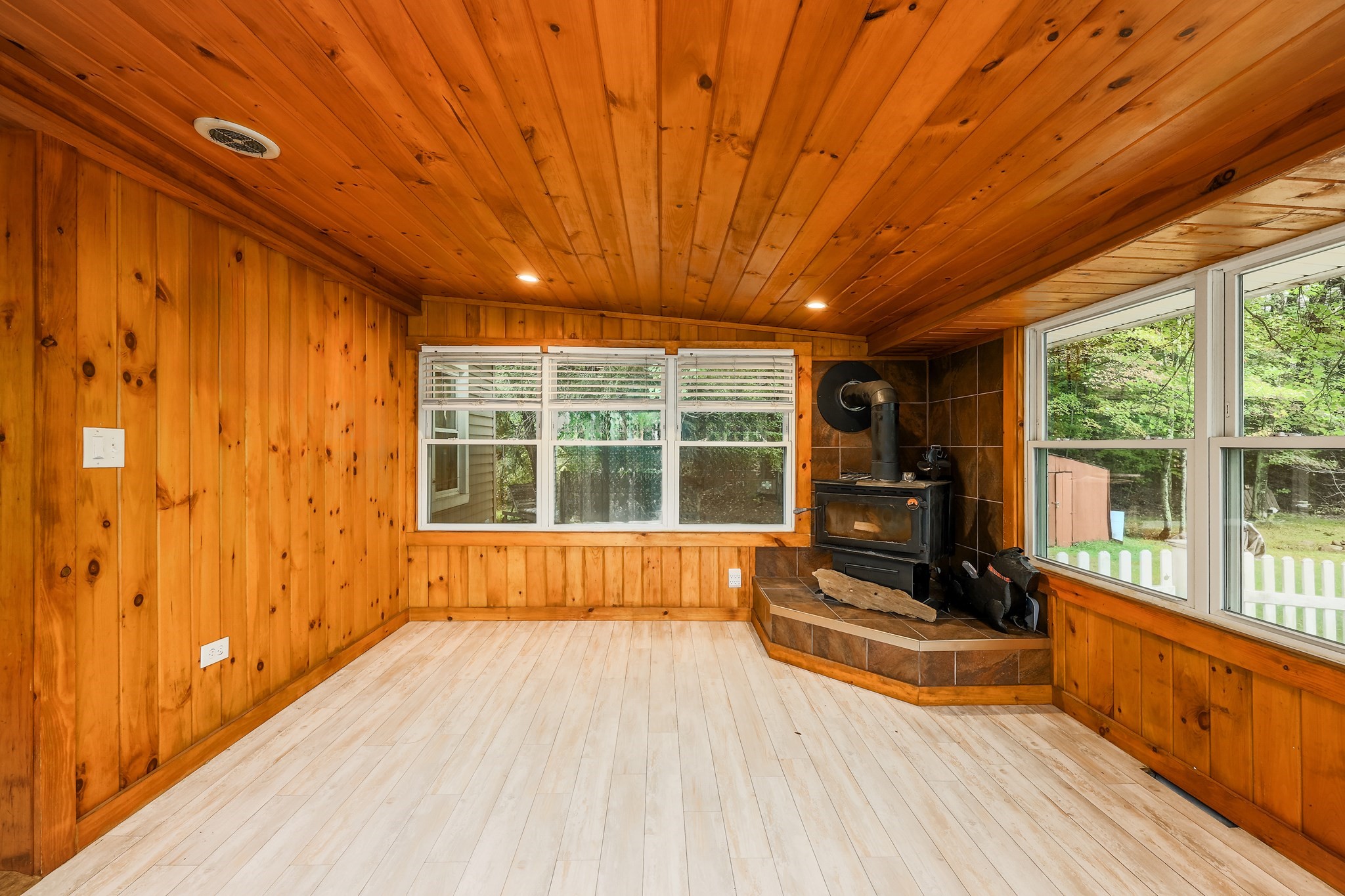 43 Mashapaug Road Holland, MA 01521 - Photo 28 of 41 Gallery Image 28