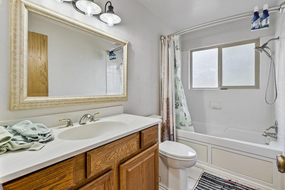 9355 Canyon Oak Road Salinas, CA 93907 - Photo 12 of 38 Gallery Image 12