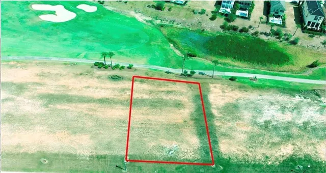 a view of a back yard