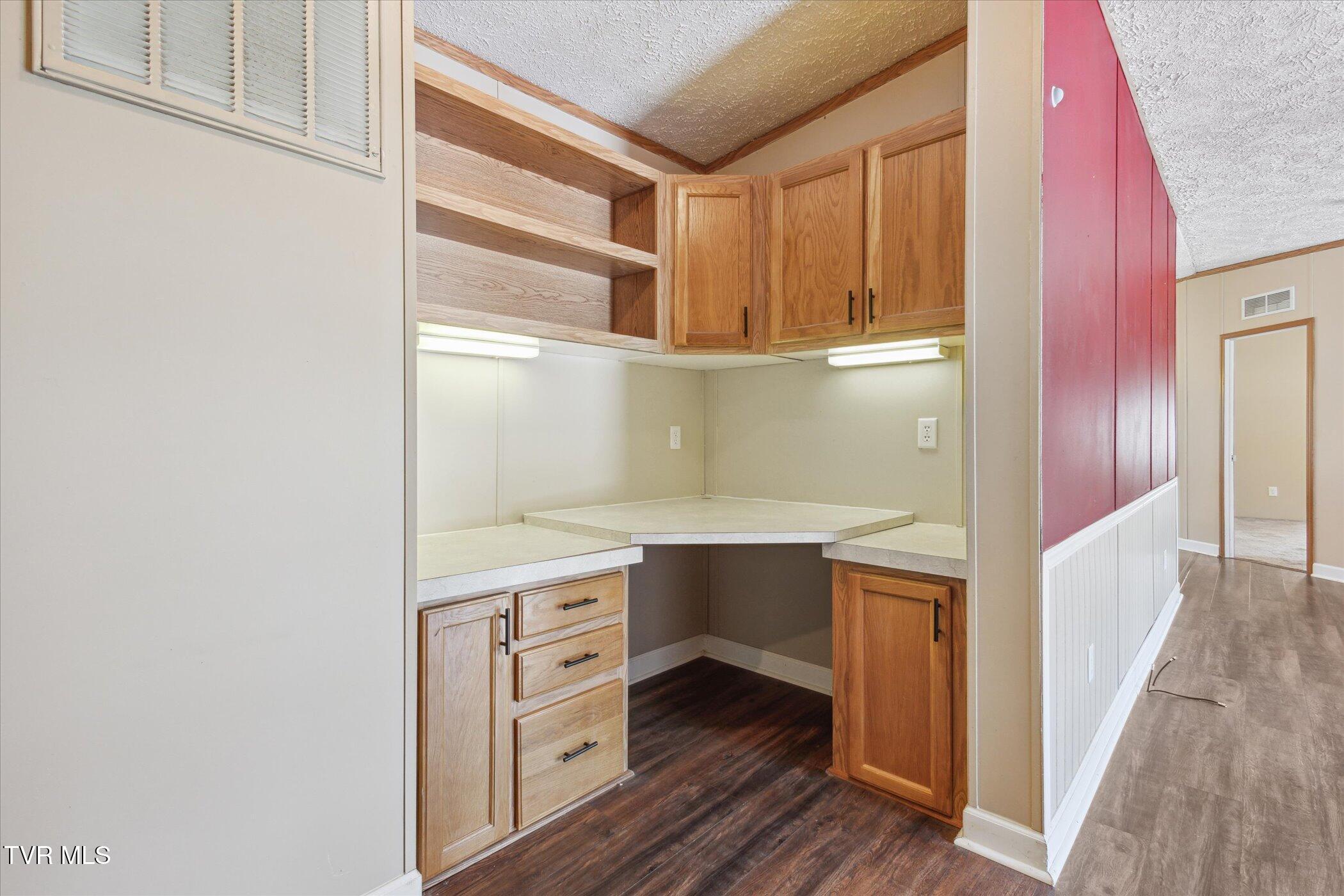 4035 Ridge Road Kingsport, TN 37660 - Photo 22 of 52 18-4035-Ridge-Rd-Kingsport-TN-37660-Wind