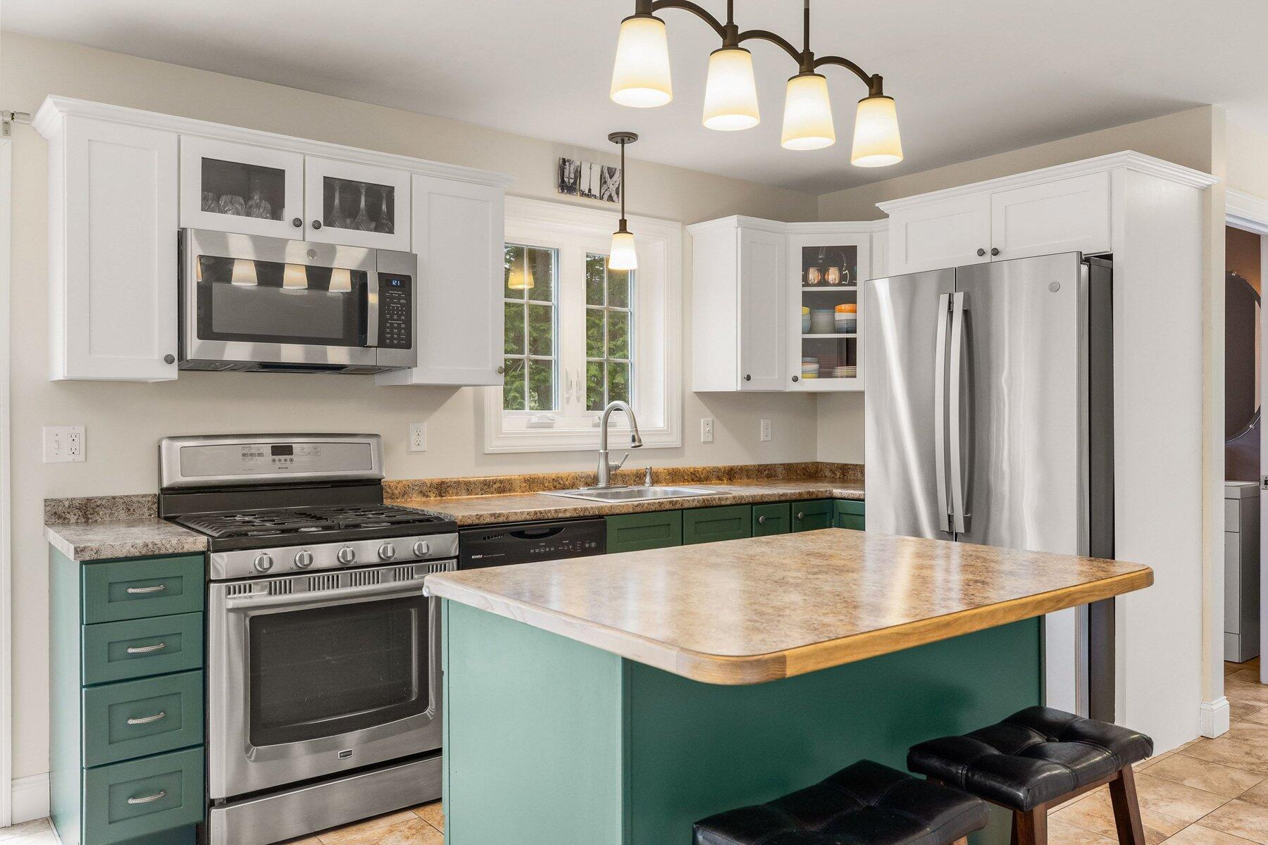127 North Shore Road Gray, ME 04039 - Photo 14 of 49 010_seacoastrephoto-10_272
