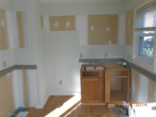 1697 Breiding Road Akron, OH 44310 - Photo 6 of 11