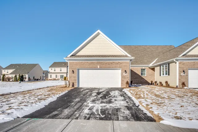 $449,900 | 1074 Freedom Road, Elburn, IL 60119