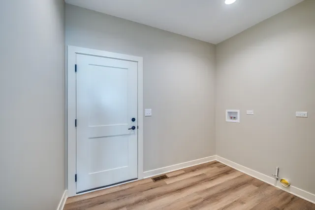 $449,900 | 1074 Freedom Road, Elburn, IL 60119